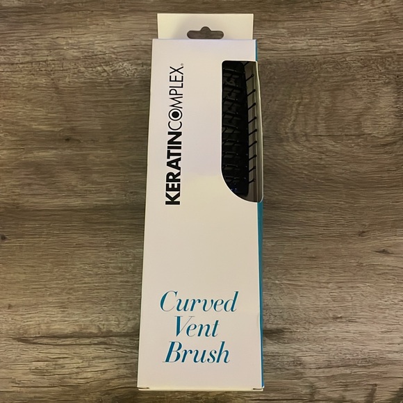 Keratin Complex Curved Vent Brush Black - Picture 1 of 3